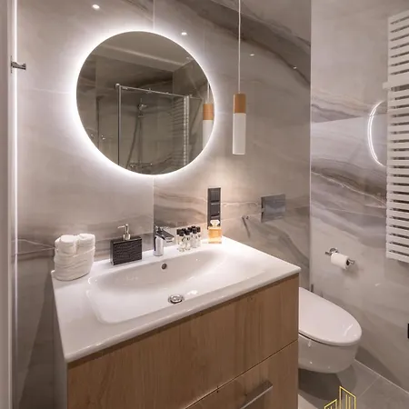 Towarowa Towers Residences *