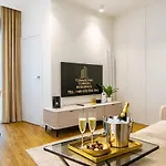 Daire Towarowa Towers Residences Varşova