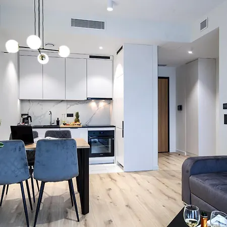 Apartament Towarowa Towers Residences *