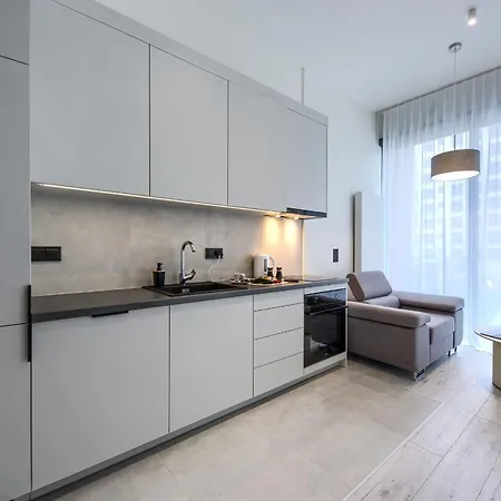 Towarowa Towers Residences Apartament