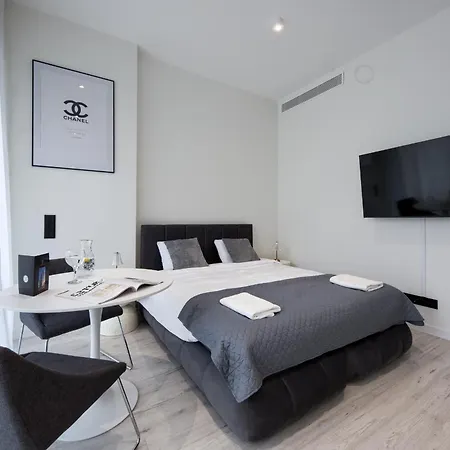 Towarowa Towers Residences *
