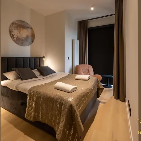 Towarowa Towers Residences *