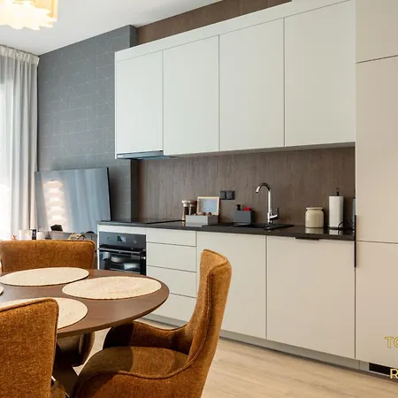 Towarowa Towers Residences *