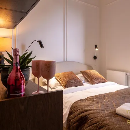 Towarowa Towers Residences Varşova