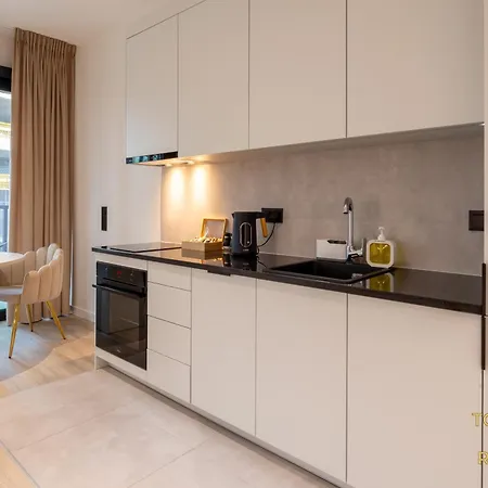 Towarowa Towers Residences *