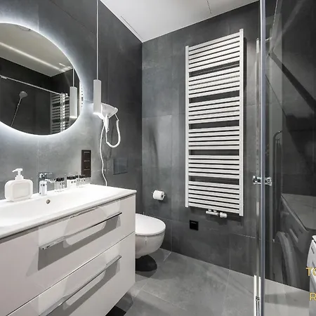 Towarowa Towers Residences Varşova