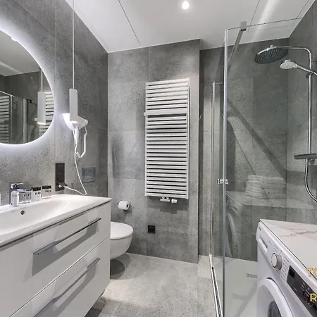 Towarowa Towers Residences * Varşova