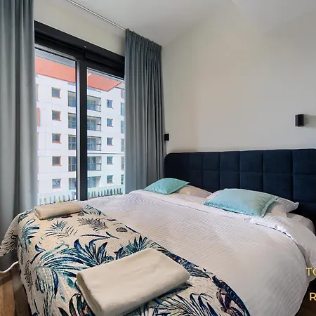 アパート Towarowa Towers Residences