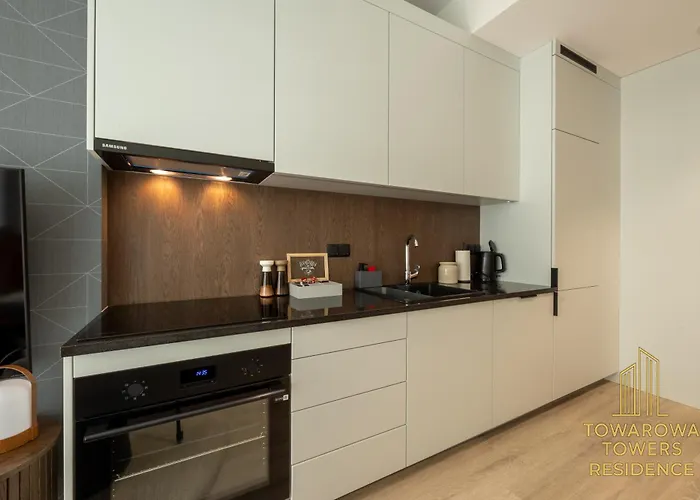Towarowa Towers Residences Apartment *