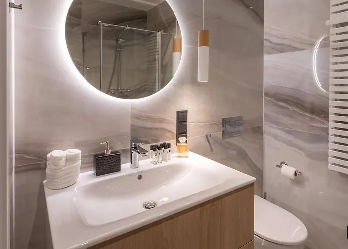 Towarowa Towers Residences *