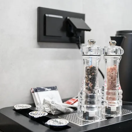 Daire Towarowa Towers Residences Varşova