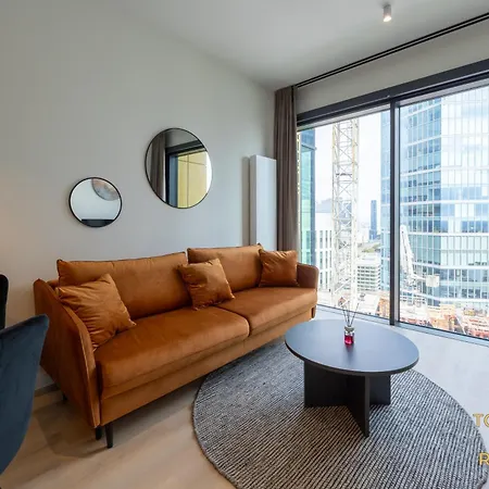 Towarowa Towers Residences דירה *