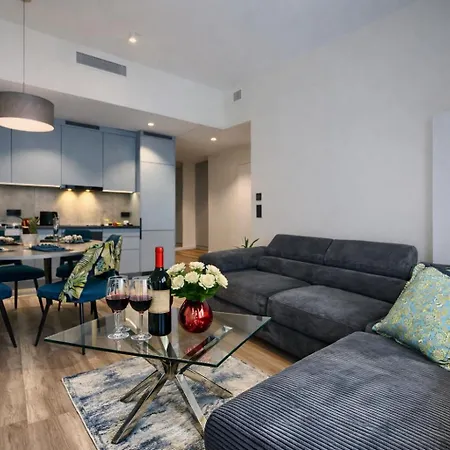 דירה Towarowa Towers Residences ורשה
